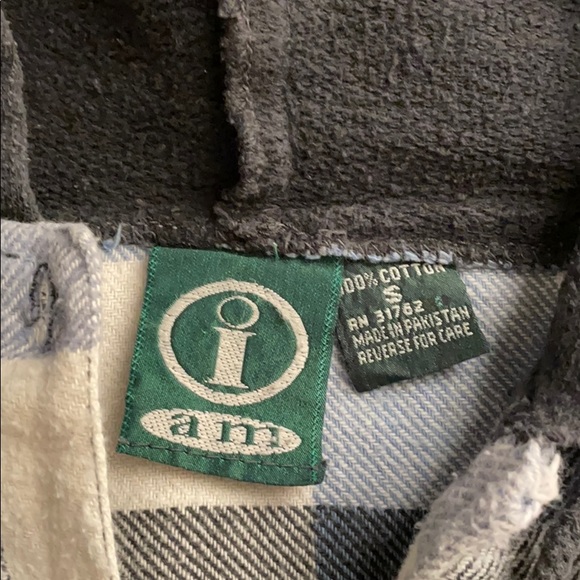 a m size s shacket black cream and blue plaid - Picture 2 of 4